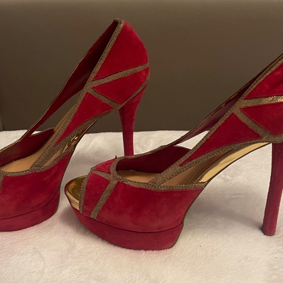 Shoes - Picture 3 of 4